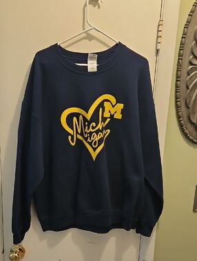 Michigan Wolverines XL Sweatshirt Gildan